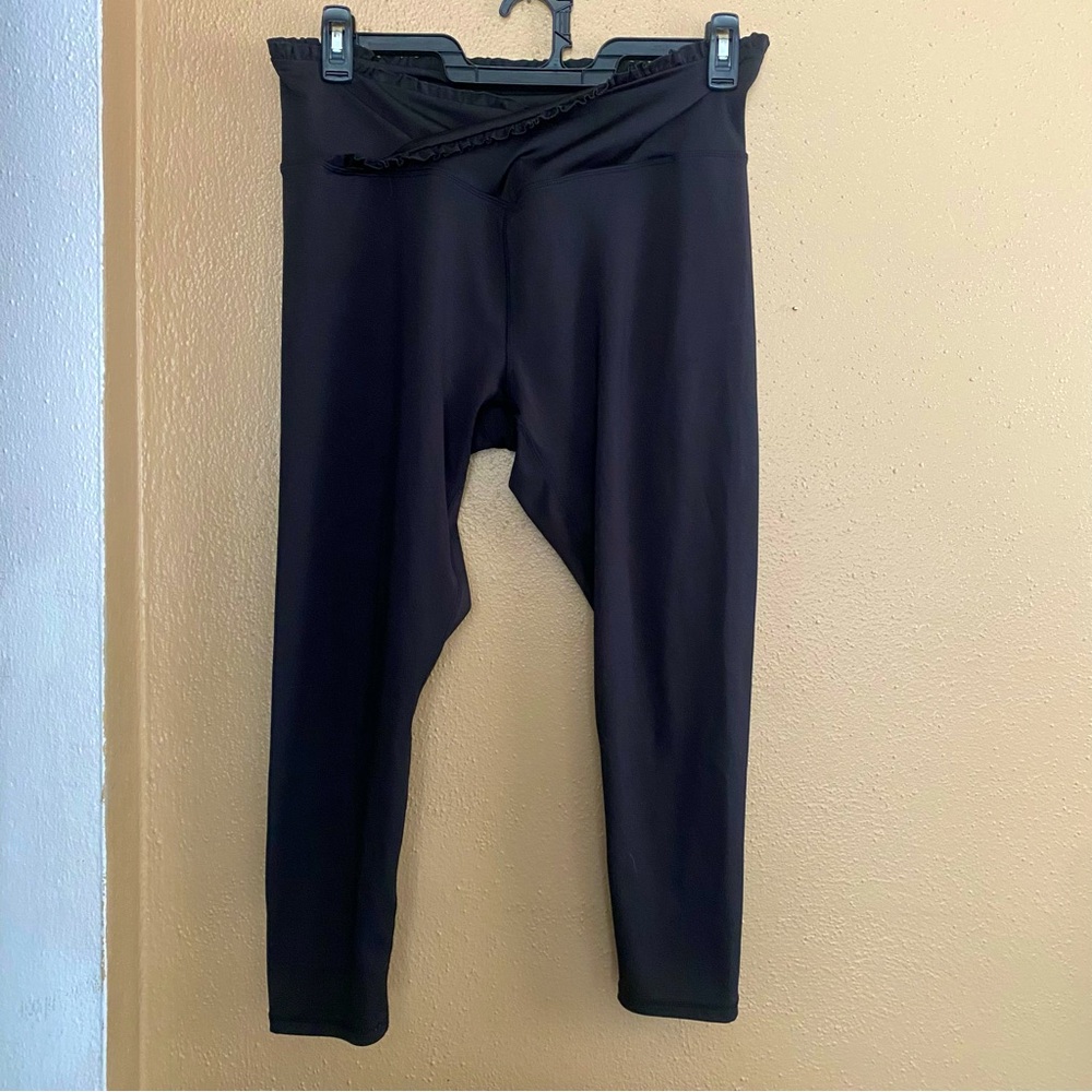 Ruffle top Capri leggings size XL